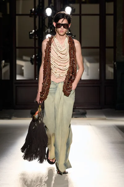 Look 13
